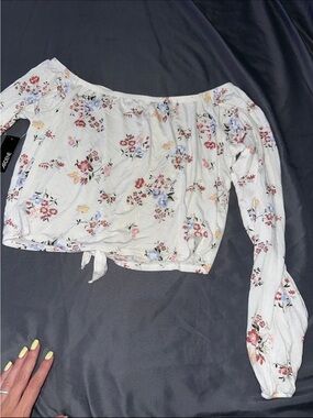 NWT Women's White Floral Print Off-the-Shoulder Tie Front Long Sleeve Top Small